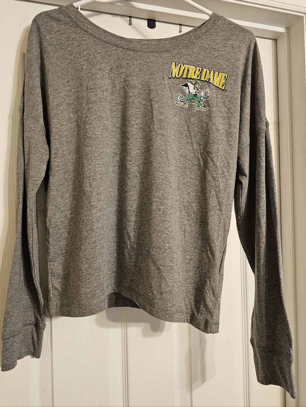 NWT Notre Dame Fighting Irish Long Sleeve T-shirt. Size:M.